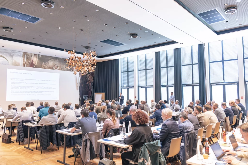 Impression Überblick Saal Holzaschekongress 2026